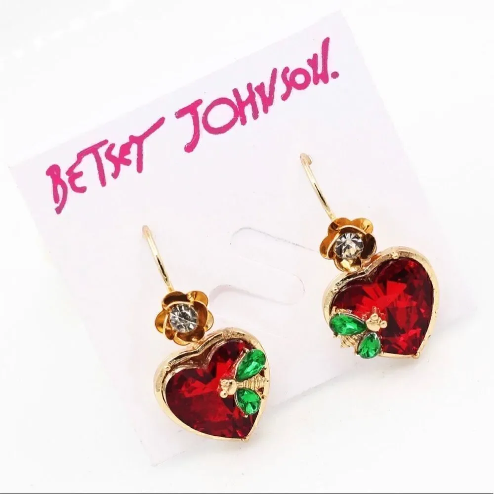 ♥️ Betsey Johnson unique stunning rare heart drop earrings ♥️